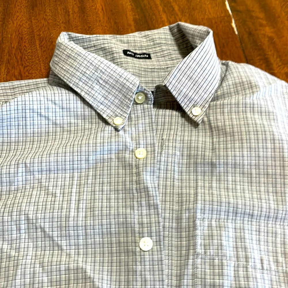 Short sleeve button up